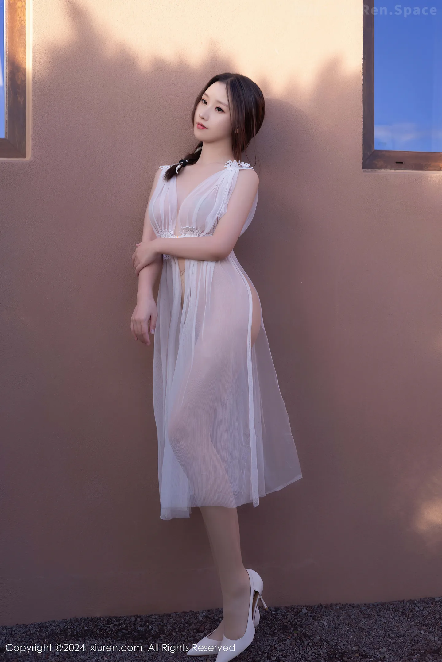 图片[4]-[XiuRen秀人网] VOL.9442 模特杏子Yada性感白色薄纱轻透服饰配肉丝袜秀曼妙身姿诱惑写真82P-秀人网官方网站